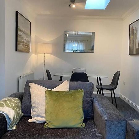 Alicia Newport By Mia Living 2 Bedroom Apartment With Dedicated Parking Eksteriør bilde